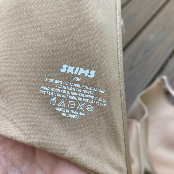 NWT Skims Fits Everybody T-Shirt Demi Bra Size 38H‎ Color Clay - Picture 3 of 5